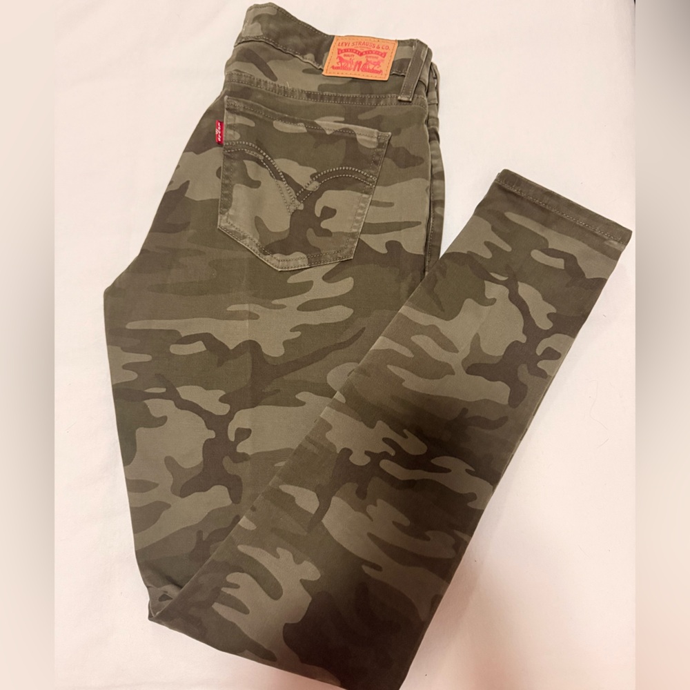 Levi’s Camo Skinny Jeans
